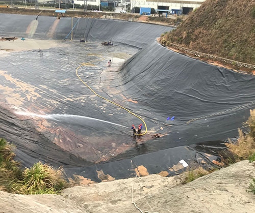 天坛街道废水池清理