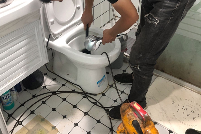 天坛街道马桶堵塞自己疏通还是找师傅？专业上门服务让你省时更省心